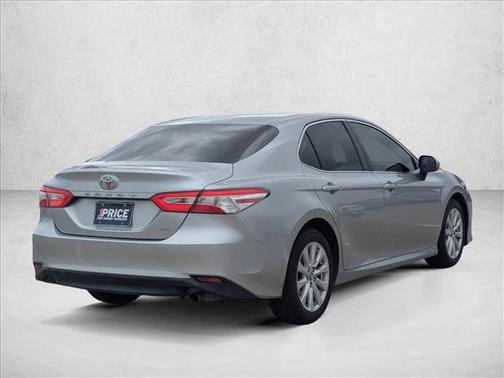 Celestial Silver Metallic 2018 Toyota Camry LE