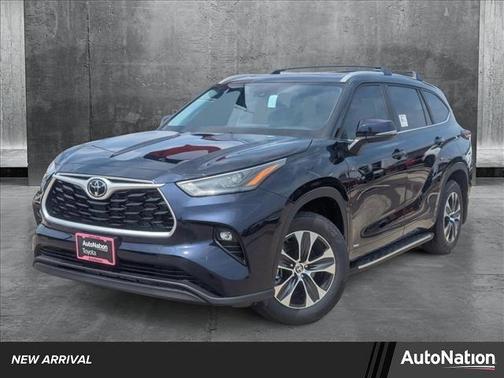 2025 Toyota Highlander Hybrid XLE