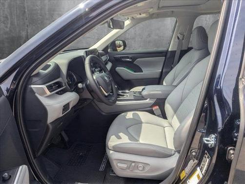 2025 Toyota Highlander Hybrid XLE
