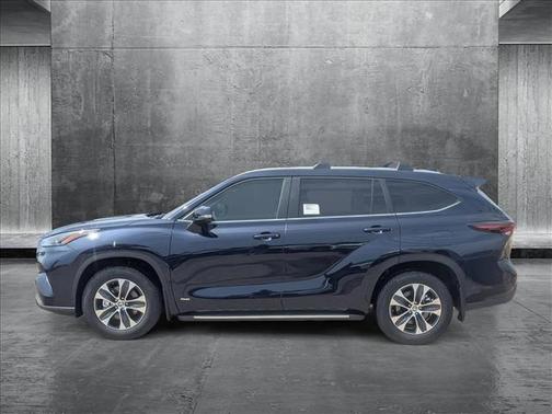 2025 Toyota Highlander Hybrid XLE