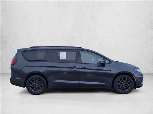 2021 Chrysler Pacifica Touring