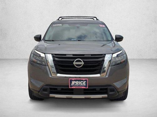 Gun Metallic/Super Black 2025 Nissan Pathfinder Platinum 4WD