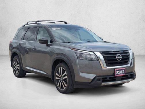 Gun Metallic/Super Black 2025 Nissan Pathfinder Platinum 4WD