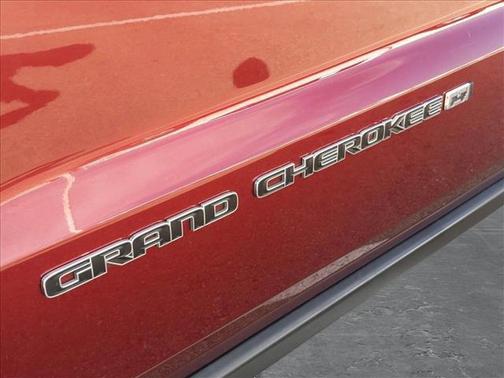 2022 Jeep Grand Cherokee Laredo