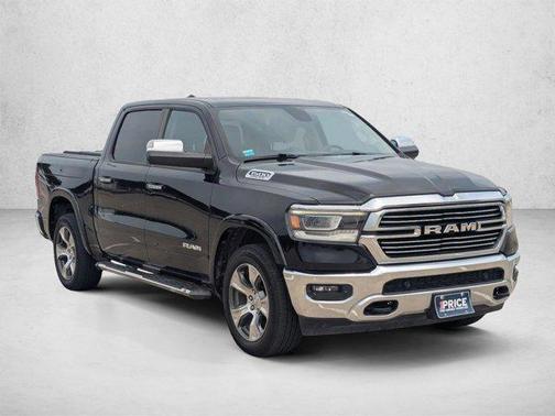 Diamond Black Crystal Pearlcoat 2019 RAM 1500 Laramie