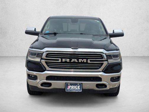Diamond Black Crystal Pearlcoat 2019 RAM 1500 Laramie