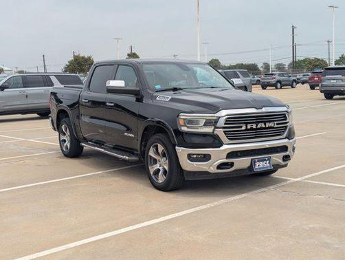 Diamond Black Crystal Pearlcoat 2019 RAM 1500 Laramie