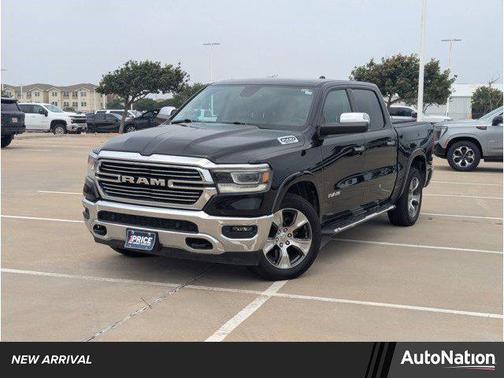 Diamond Black Crystal Pearlcoat 2019 RAM 1500 Laramie