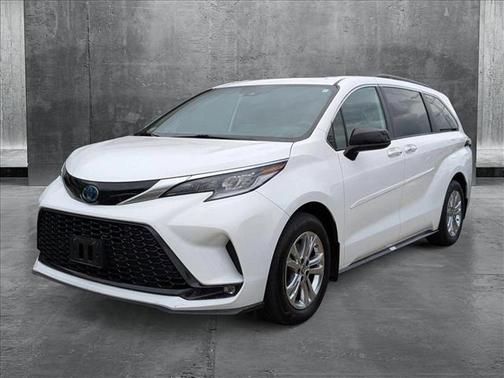 2022 Toyota Sienna XSE 7 Passenger