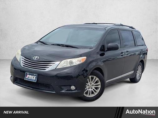 Midnight Black Metallic 2017 Toyota Sienna XLE