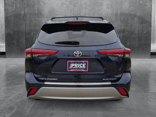 2022 Toyota Highlander Platinum