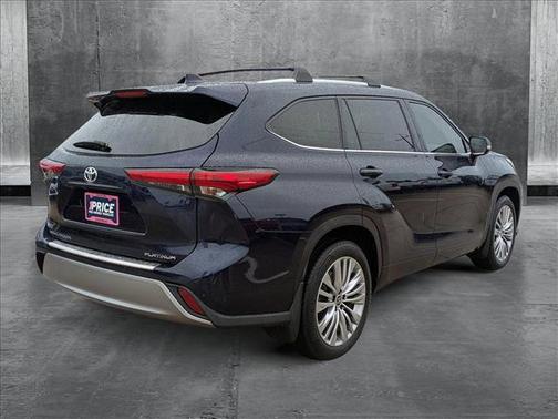 2022 Toyota Highlander Platinum