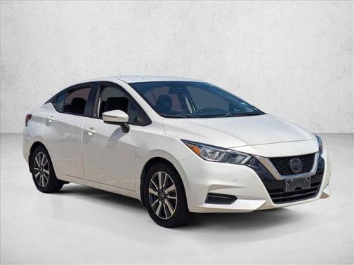 Aspen White TriCoat Pearl 2020 Nissan Versa 1.6 SV
