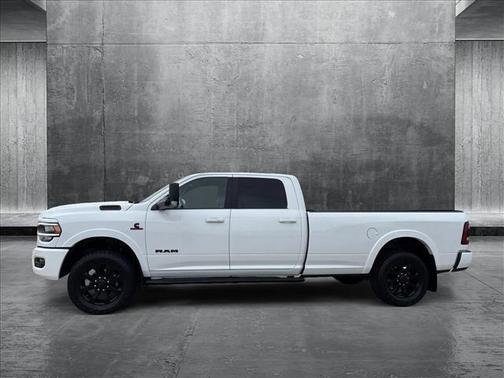 2022 RAM 3500 Laramie Crew Cab 4x4 8' Box