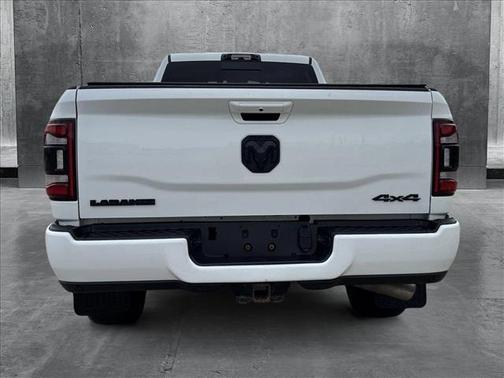 2022 RAM 3500 Laramie Crew Cab 4x4 8' Box