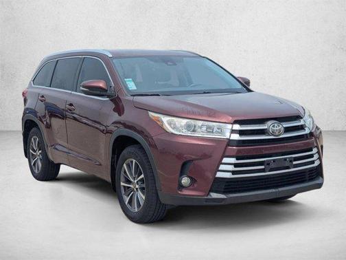 Ooh La La Rouge Mica 2017 Toyota Highlander XLE