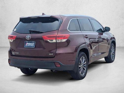 Ooh La La Rouge Mica 2017 Toyota Highlander XLE