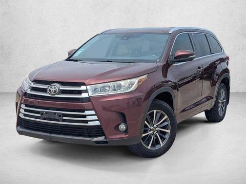 Ooh La La Rouge Mica 2017 Toyota Highlander XLE