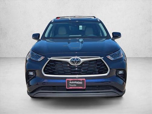 2025 Toyota Highlander XLE