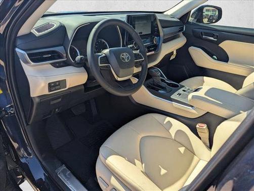 2025 Toyota Highlander XLE
