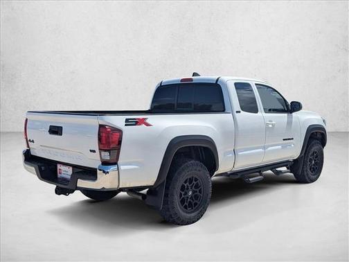 Ice Cap 2023 Toyota Tacoma SR5