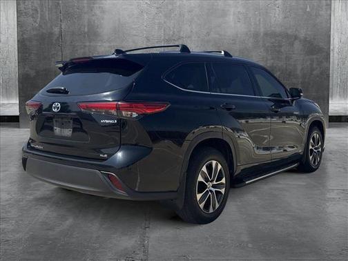 2021 Toyota Highlander Hybrid XLE