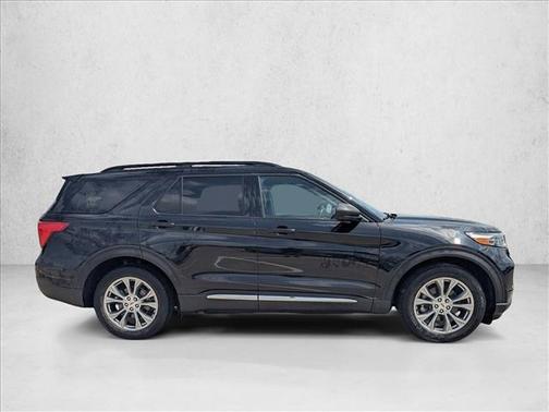 Agate Black Metallic 2022 Ford Explorer XLT