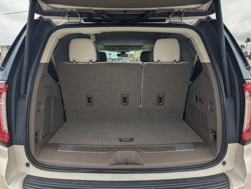 Pearl Beige Metallic 2022 GMC Yukon Denali