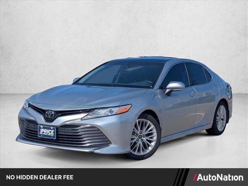 Celestial Silver Metallic 2018 Toyota Camry XLE