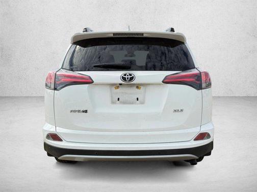 Super White 2018 Toyota RAV4 XLE