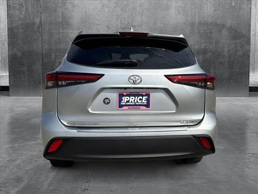2021 Toyota Highlander LE