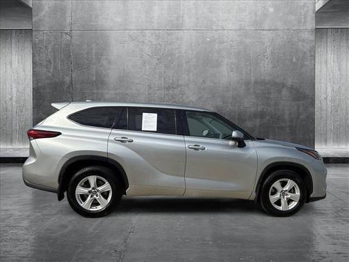 2021 Toyota Highlander LE