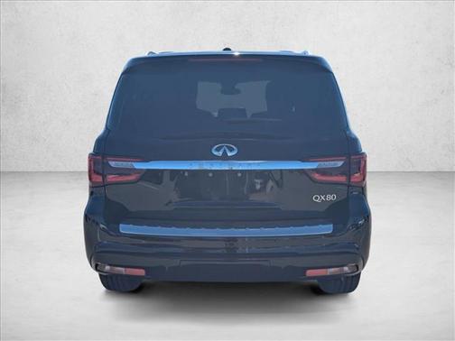 2022 INFINITI QX80 Luxe
