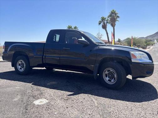 2007 Mitsubishi Raider LS