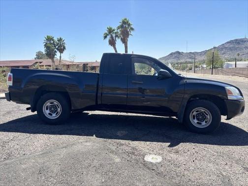 2007 Mitsubishi Raider LS