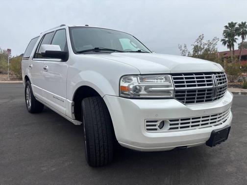 White Platinum Metallic Tri-Coat 2011 Lincoln Navigator Base