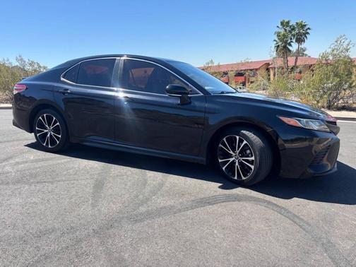 Midnight Black Metallic 2019 Toyota Camry SE