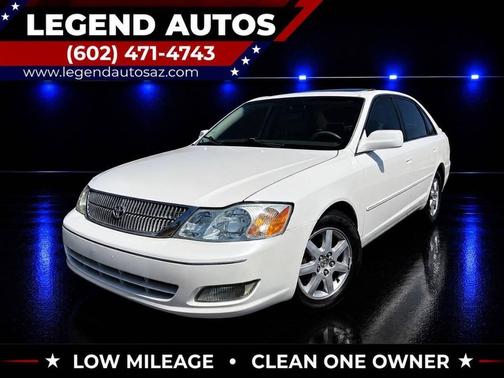 Diamond White 2002 Toyota Avalon XLS