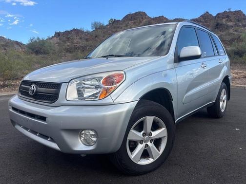 2004 Toyota RAV4 Base