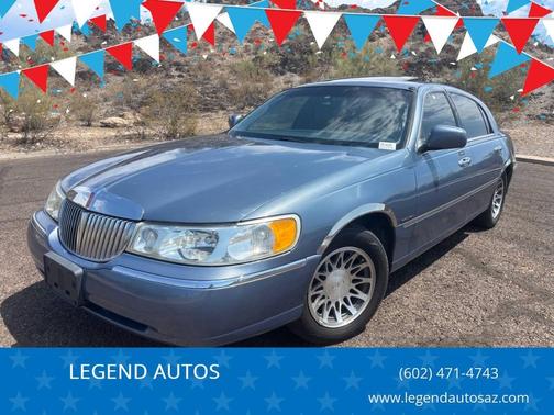 2000 Lincoln Town Car Signature