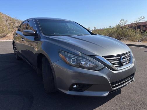 Gun Metallic 2016 Nissan Altima 2.5 SR