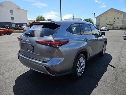 Heavy Metal 2026 Toyota Highlander Hybrid Platinum