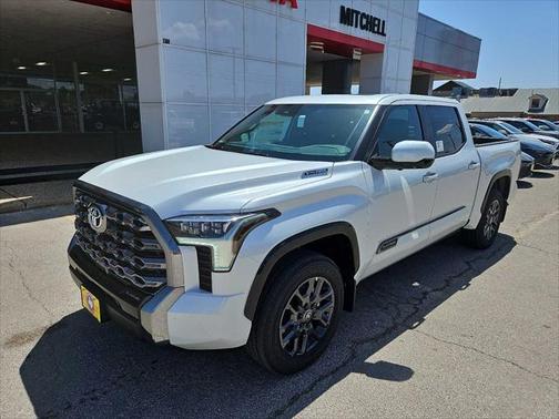 2025 Toyota Tundra Hybrid Platinum