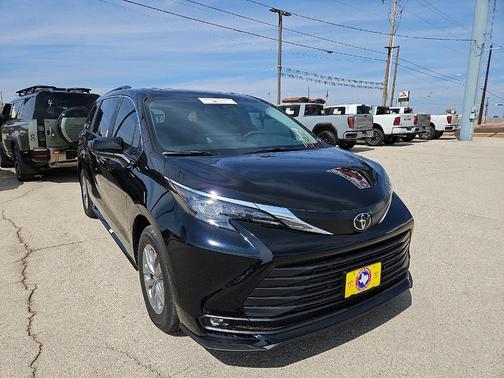 2026 Toyota Sienna XLE