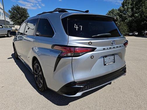 2022 Toyota Sienna XSE 7 Passenger