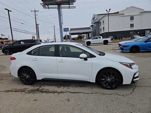 2026 Toyota Corolla Hybrid SE