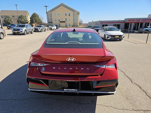 2025 Hyundai ELANTRA SEL