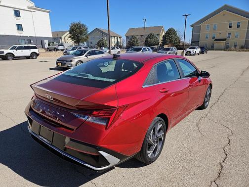 2025 Hyundai ELANTRA SEL