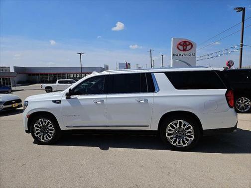 2023 GMC Yukon XL Denali Ultimate