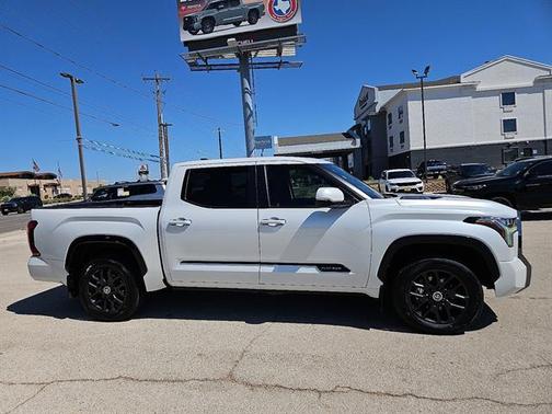 2024 Toyota Tundra Hybrid Platinum